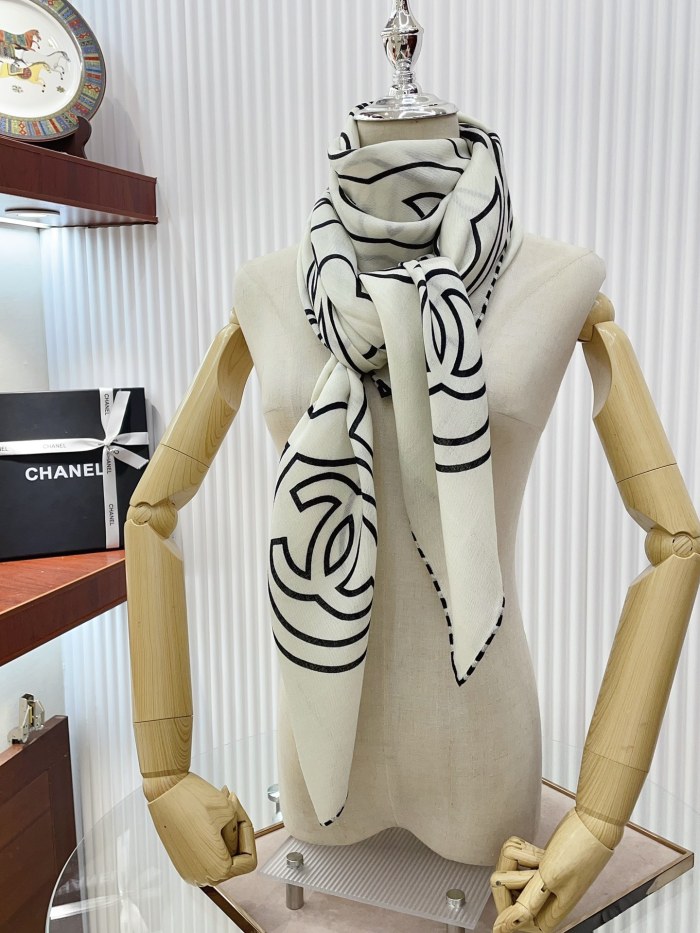 Streetwear Scarf CHANEL 329529 size：140*140cm
