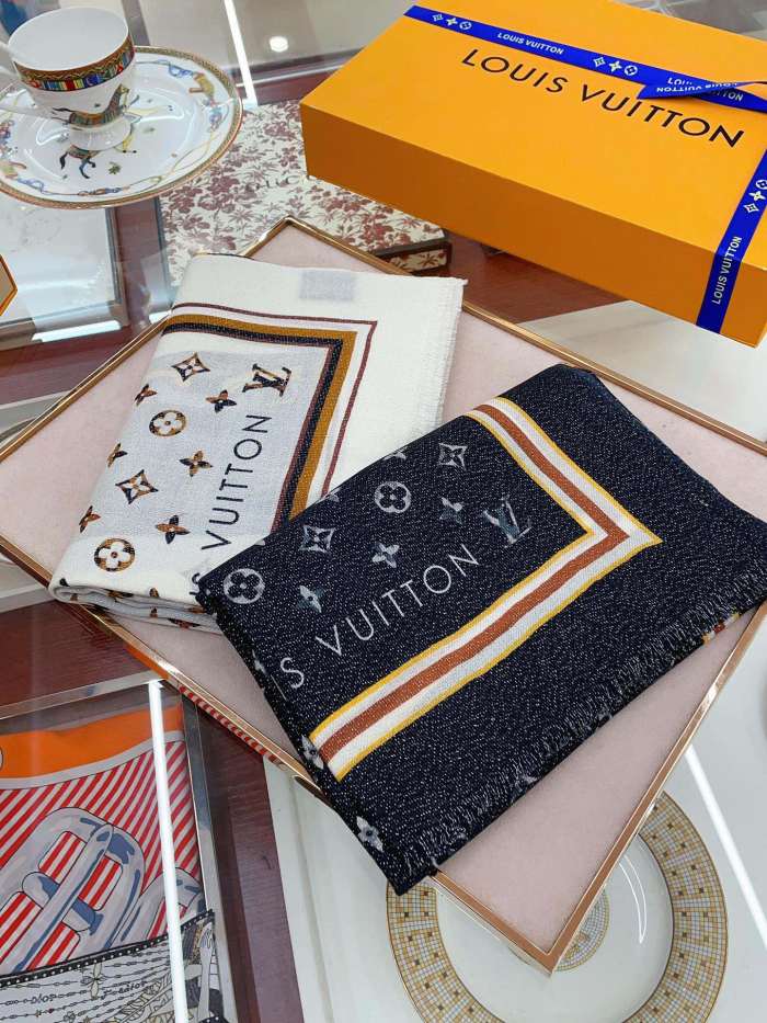 Streetwear Scarf LV 329567 SIZE:100*200cm