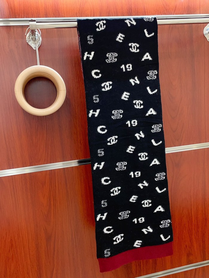Streetwear Scarf CHANEL 329586 size：32*180cm