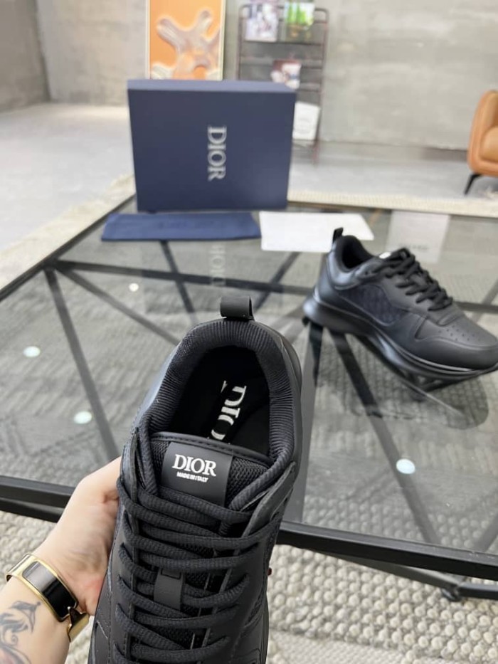 Dior B25 RUNNER SNEAKER Black Smooth Calfskin and Dior Oblique Jacquard