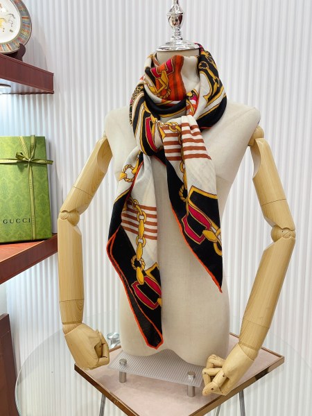 Streetwear Scarf GUCCI 329578 SIZE:140*140cm