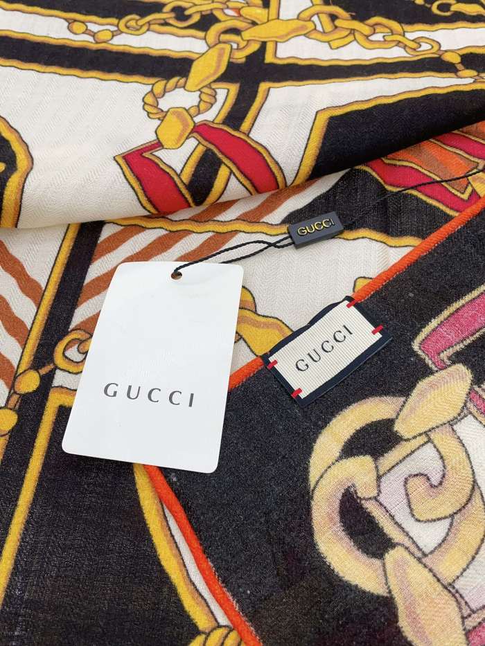 Streetwear Scarf GUCCI 329578 SIZE:140*140cm