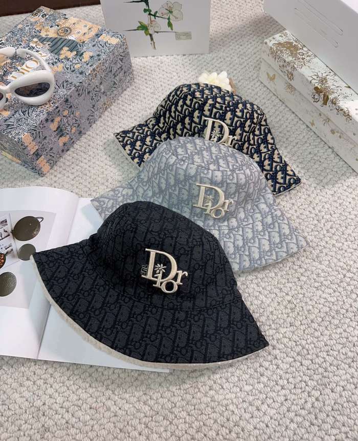 Streetwear Hat DIOR 329552