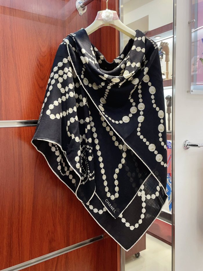 Streetwear Scarf CHANEL 329576 size：140*140cm
