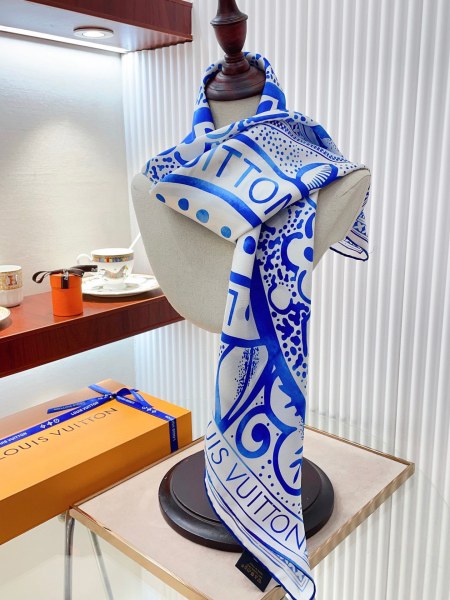 Streetwear Scarf LV  329593 SIZE:90*90cm