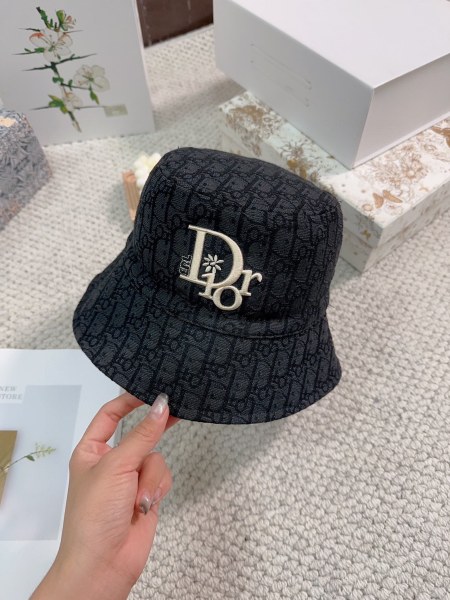 Streetwear Hat DIOR 329552