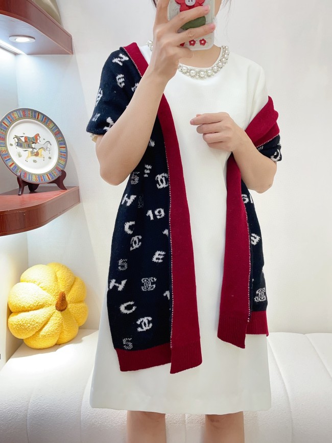 Streetwear Scarf CHANEL 329586 size：32*180cm