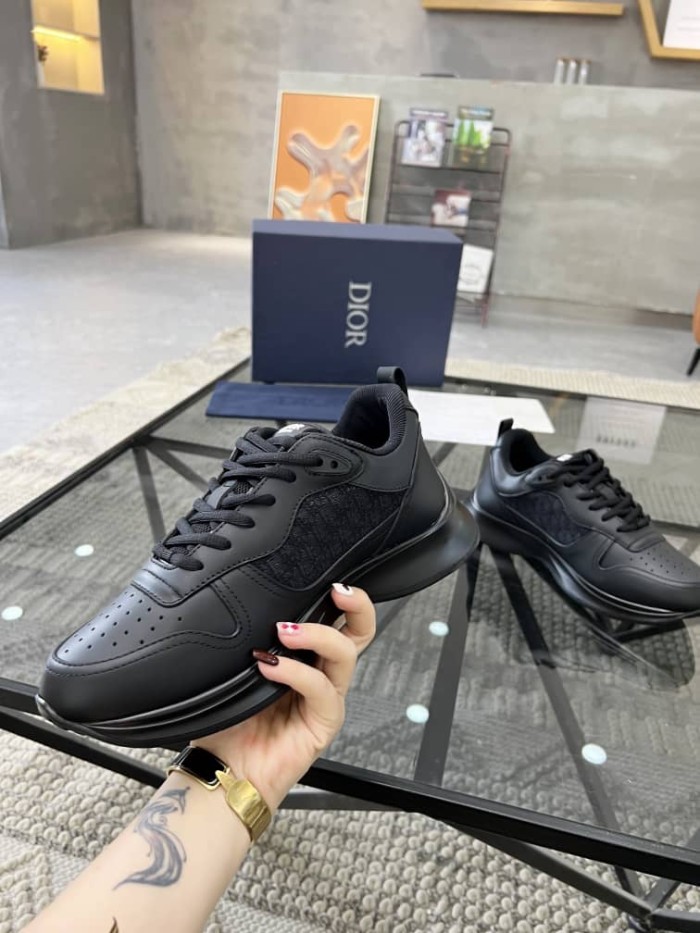 Dior B25 RUNNER SNEAKER Black Smooth Calfskin and Dior Oblique Jacquard