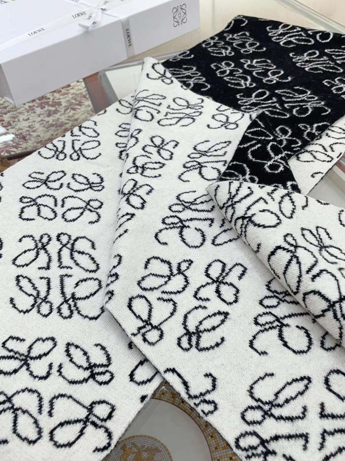 Streetwear Scarf Loewe 329581 SIZE:30*190cm