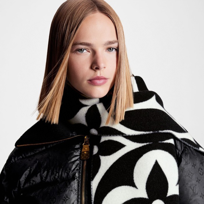 Streetwear Scarf LV  329535 SIZE:209x30cm