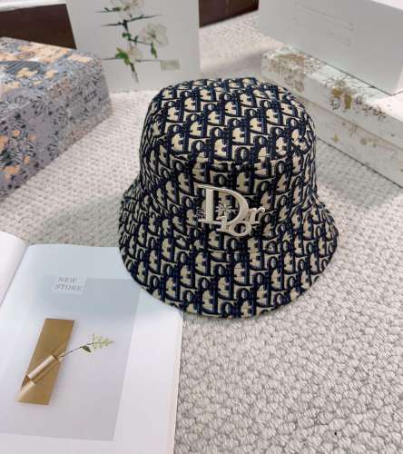 Streetwear Hat DIOR 329550