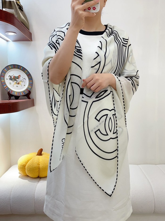 Streetwear Scarf CHANEL 329529 size：140*140cm