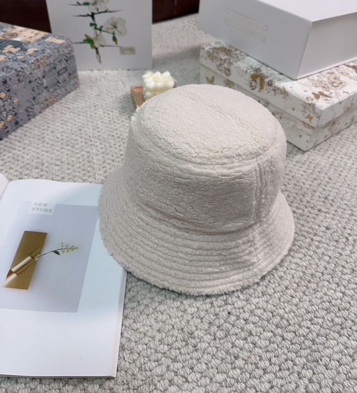 Streetwear Hat DIOR 329552