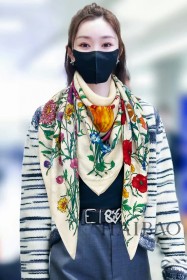 Streetwear Scarf GUCCI 329449 SIZE:140cm*140cm