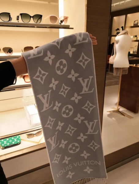 Streetwear Scarf LV 329473 size:180*34cm