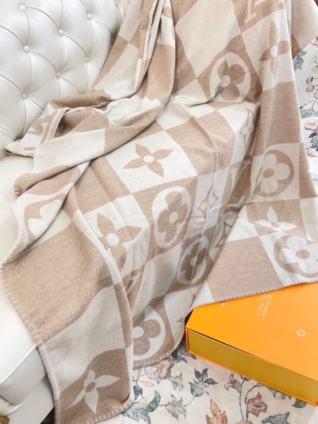 Streetwear Scarf LV 329496 SIZE:180*140cm