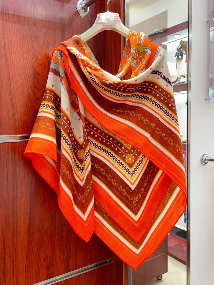 Streetwear Scarf Hermes   329527 size：140cm*140cm