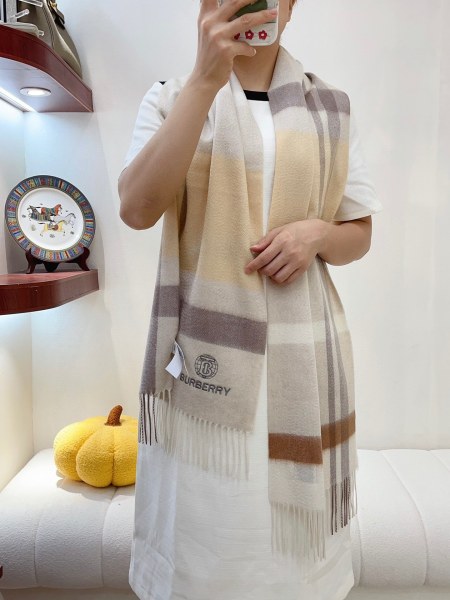 Streetwear Scarf BURBERRY 329500 size：30*180cm