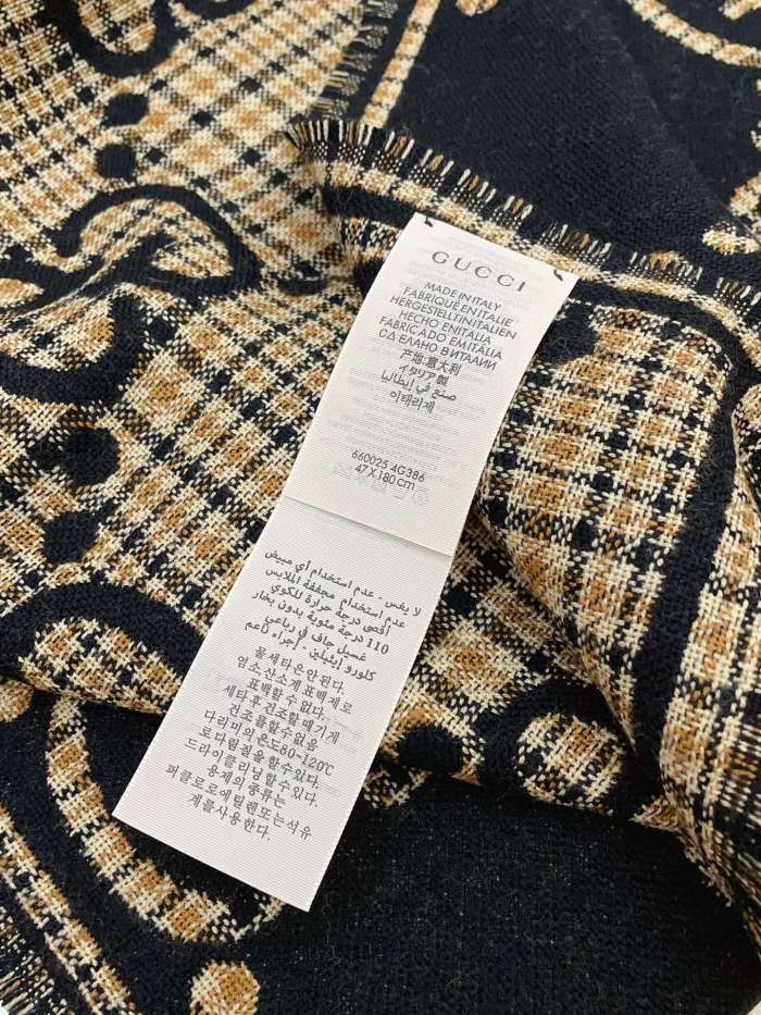 Streetwear Scarf GUCCI 329501 SIZE:47x 180cm