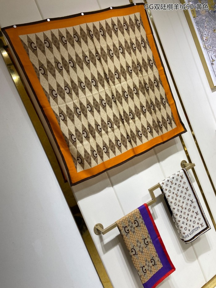 Streetwear Scarf GUCCI 329433 SIZE:90cm*90cm