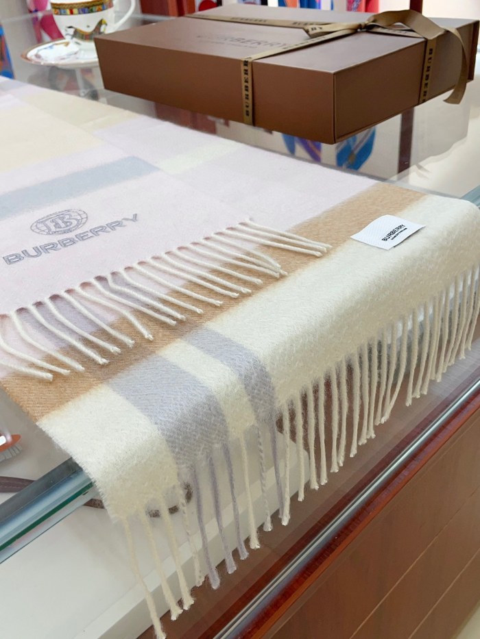 Streetwear Scarf BURBERRY 329499 size：30*180cm