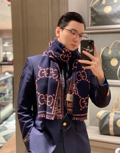 Streetwear Scarf GUCCI 329502 SIZE:47x 180cm