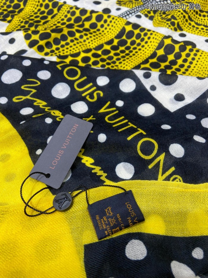 Streetwear Scarf LV  329457 SIZE:110*200cm