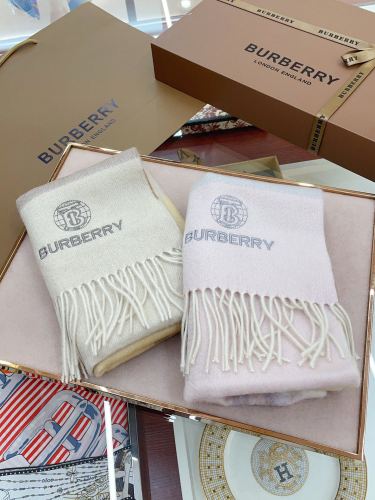 Streetwear Scarf BURBERRY 329500 size：30*180cm