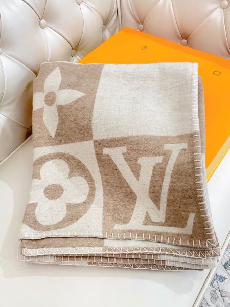 Streetwear Scarf LV 329496 SIZE:180*140cm