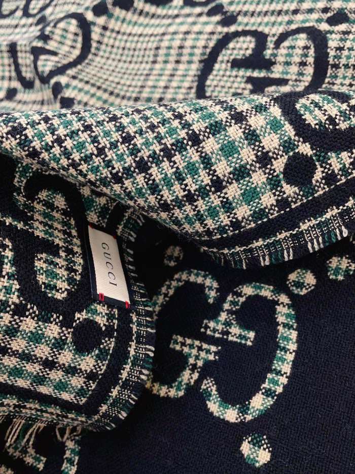 Streetwear Scarf GUCCI 329504 SIZE:47x 180cm
