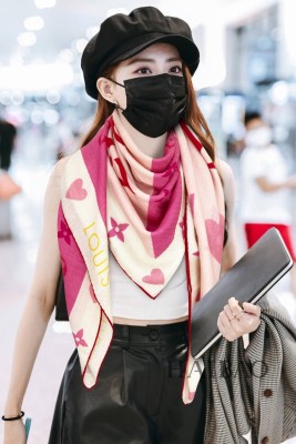 Streetwear Scarf LV 329435 SIZE:140*140cm