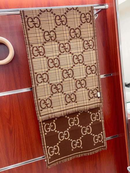 Streetwear Scarf GUCCI 329503 SIZE:47x 180cm