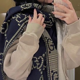 Streetwear Scarf GUCCI 329504 SIZE:47x 180cm