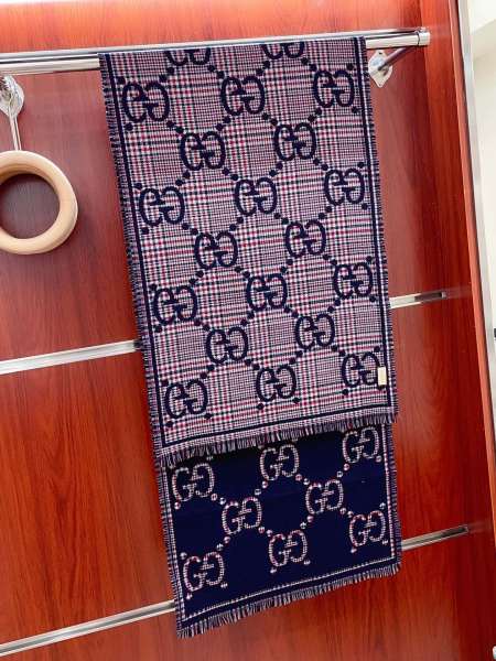 Streetwear Scarf GUCCI 329502 SIZE:47x 180cm