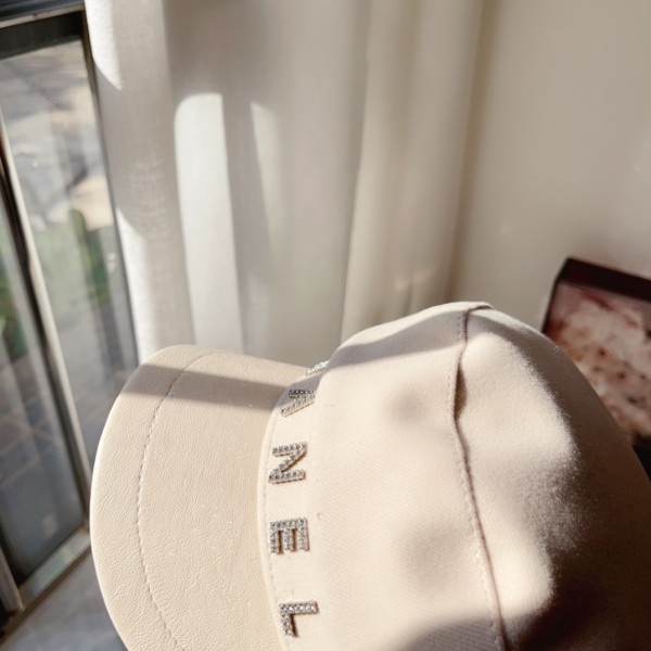 Streetwear Hat Chanel 329405