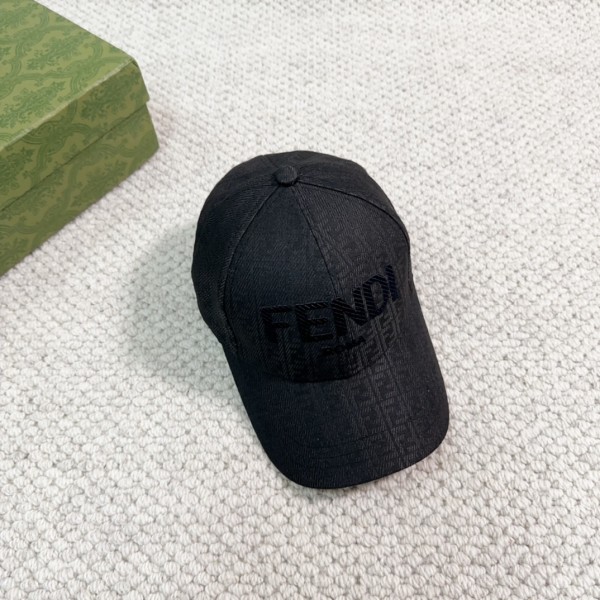 Streetwear Hat Fendi 329353