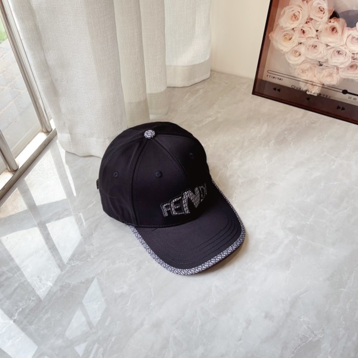 Streetwear Hat Fendi 329411