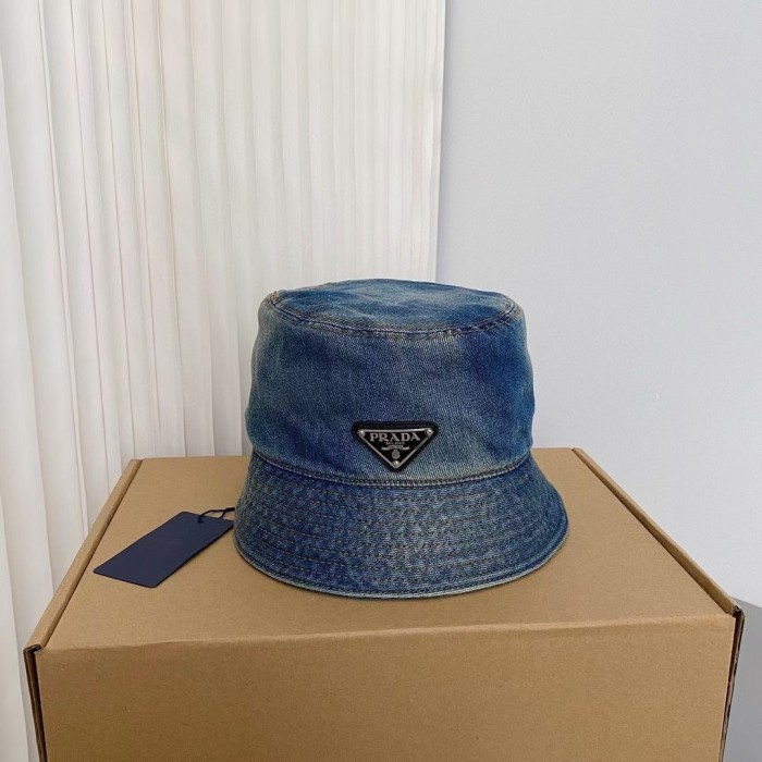 Streetwear Hat Prada 329404