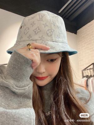 Streetwear Hat LV 329400