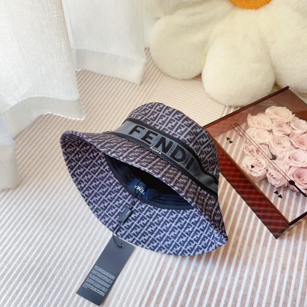 Streetwear Hat Fendi 329373