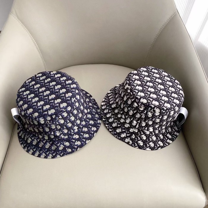 Streetwear Hat DIOR 329402