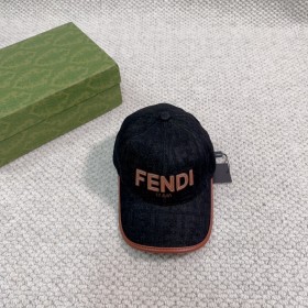 Streetwear Hat Fendi 329339