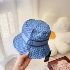 Streetwear Hat Fendi 329374