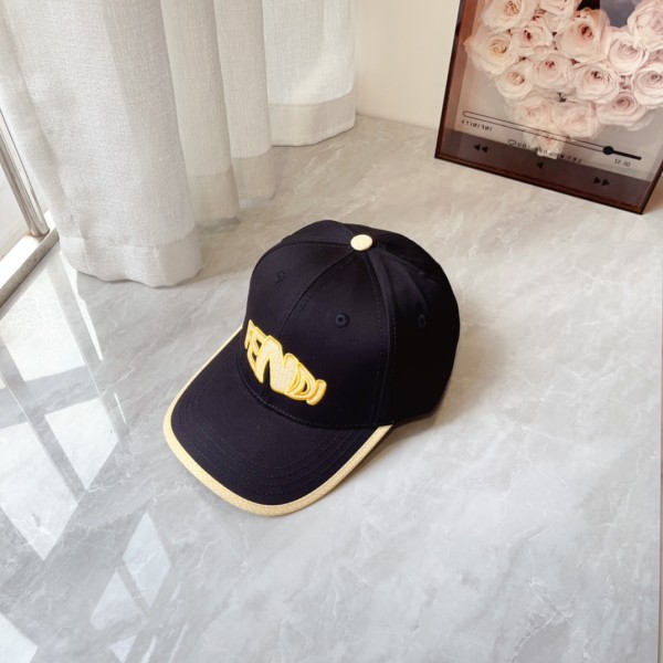 Streetwear Hat Fendi 329410
