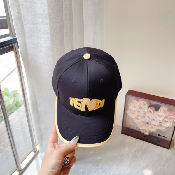 Streetwear Hat Fendi 329410