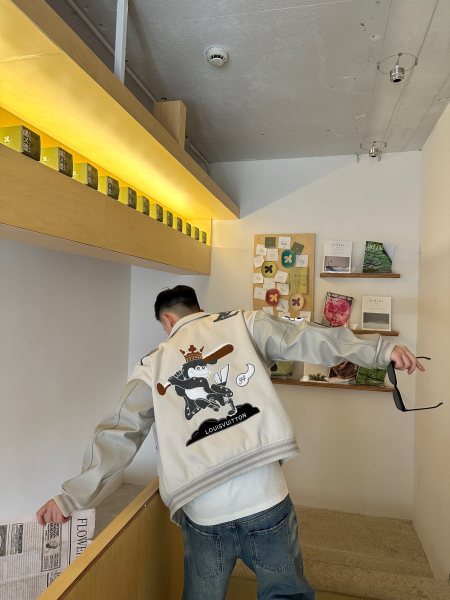 Clothes Louis Vuitton 1066