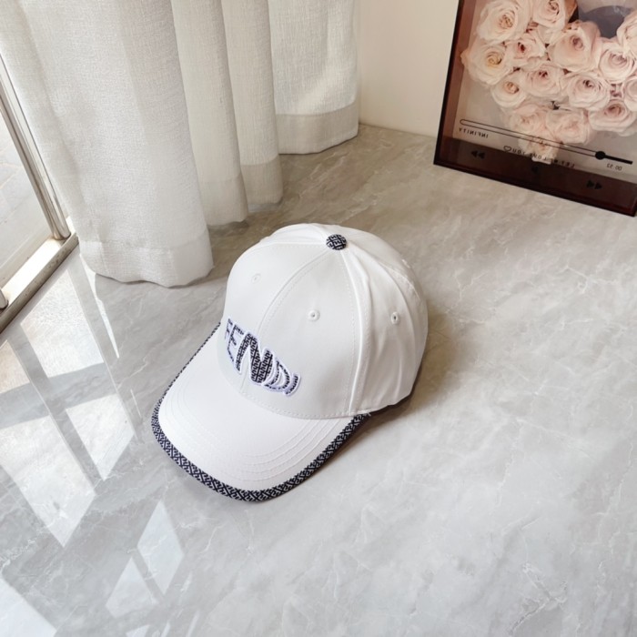 Streetwear Hat Fendi 329409