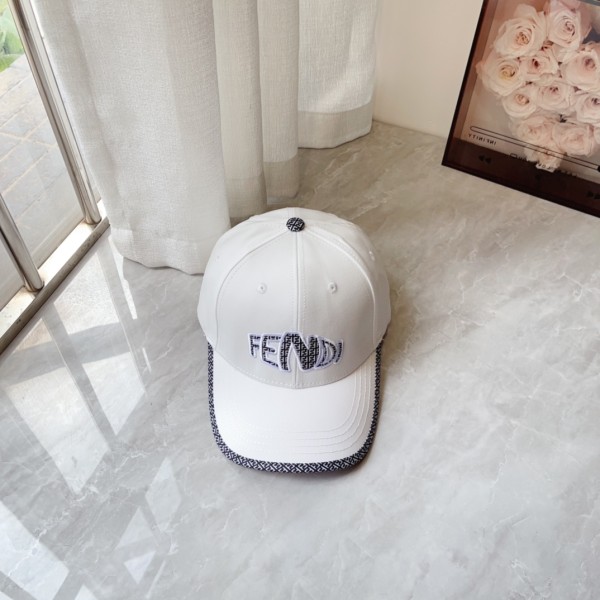 Streetwear Hat Fendi 329409