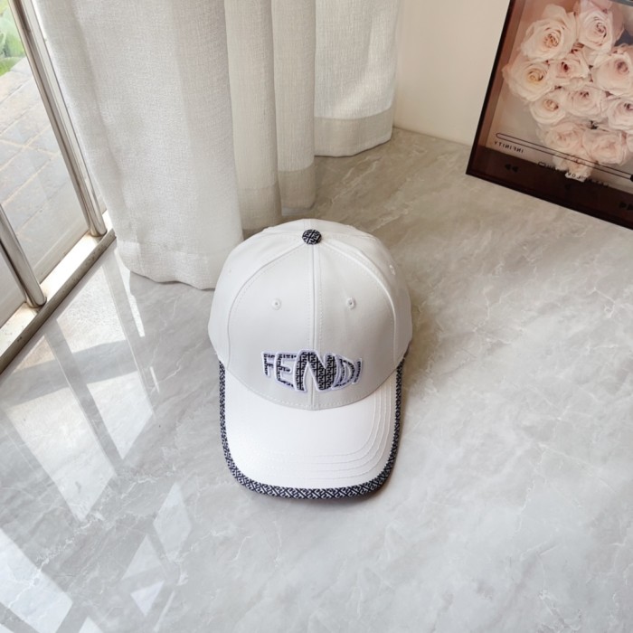 Streetwear Hat Fendi 329409