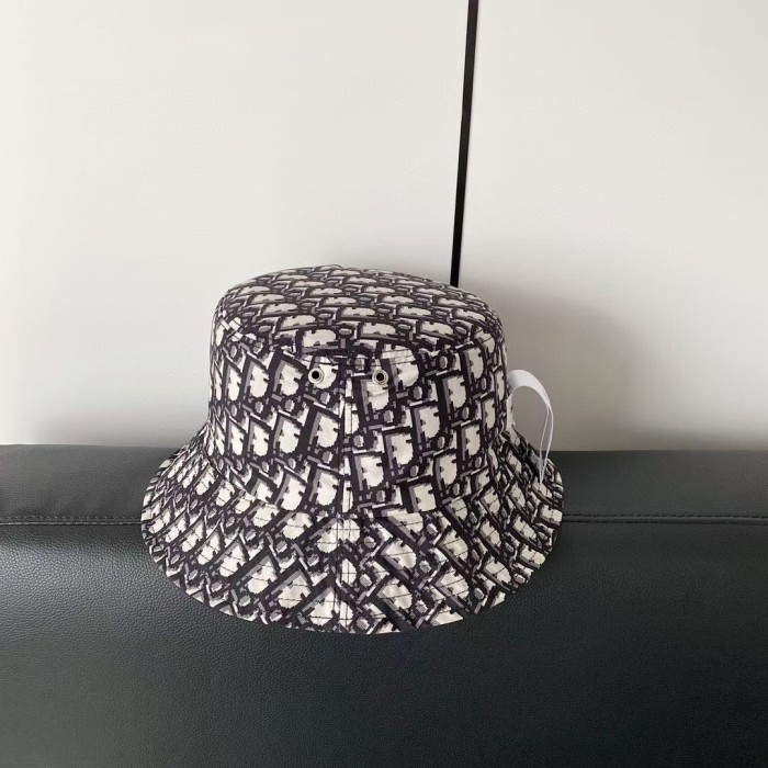 Streetwear Hat DIOR 329402